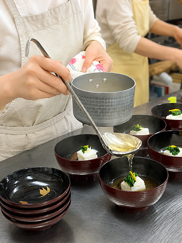 煮物椀注ぐ